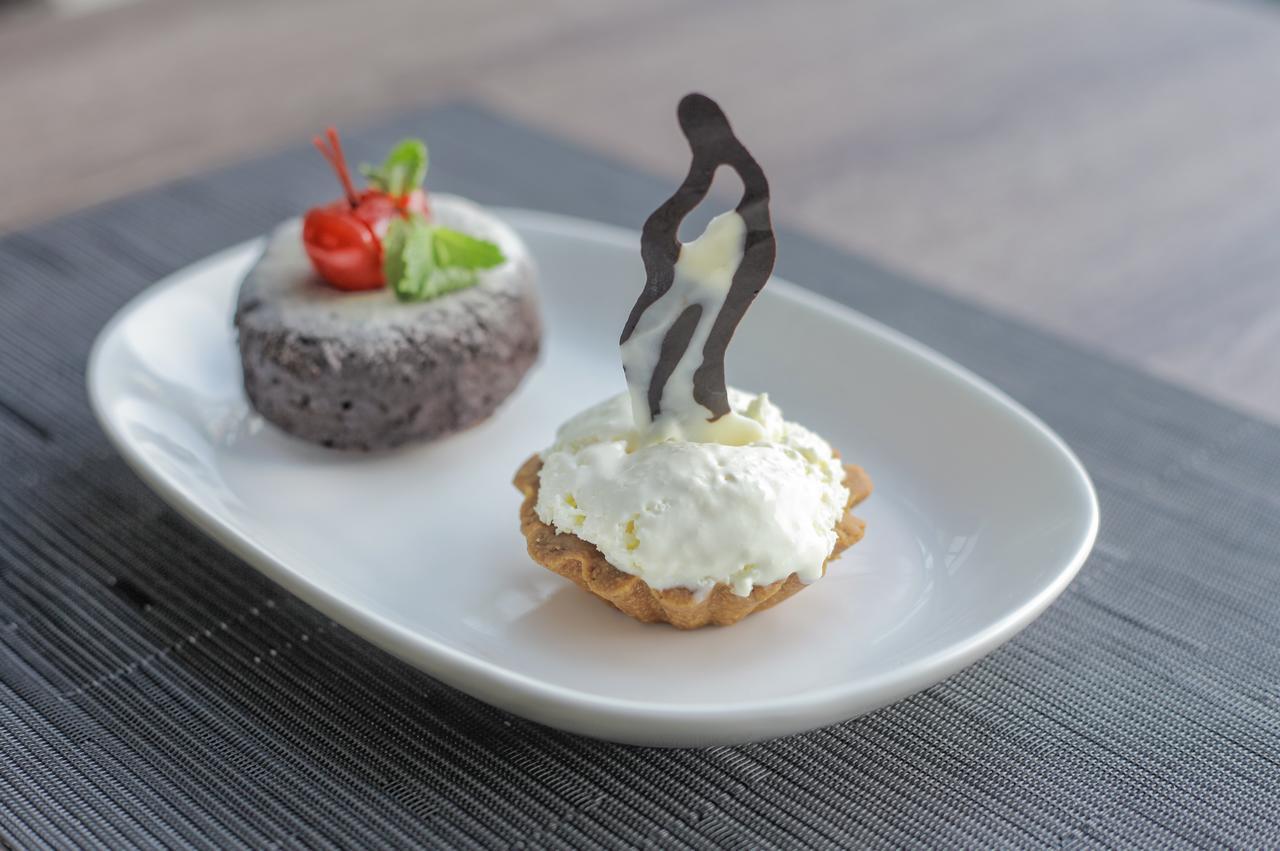 Montana Premier Senggigi Hotel Kültér fotó